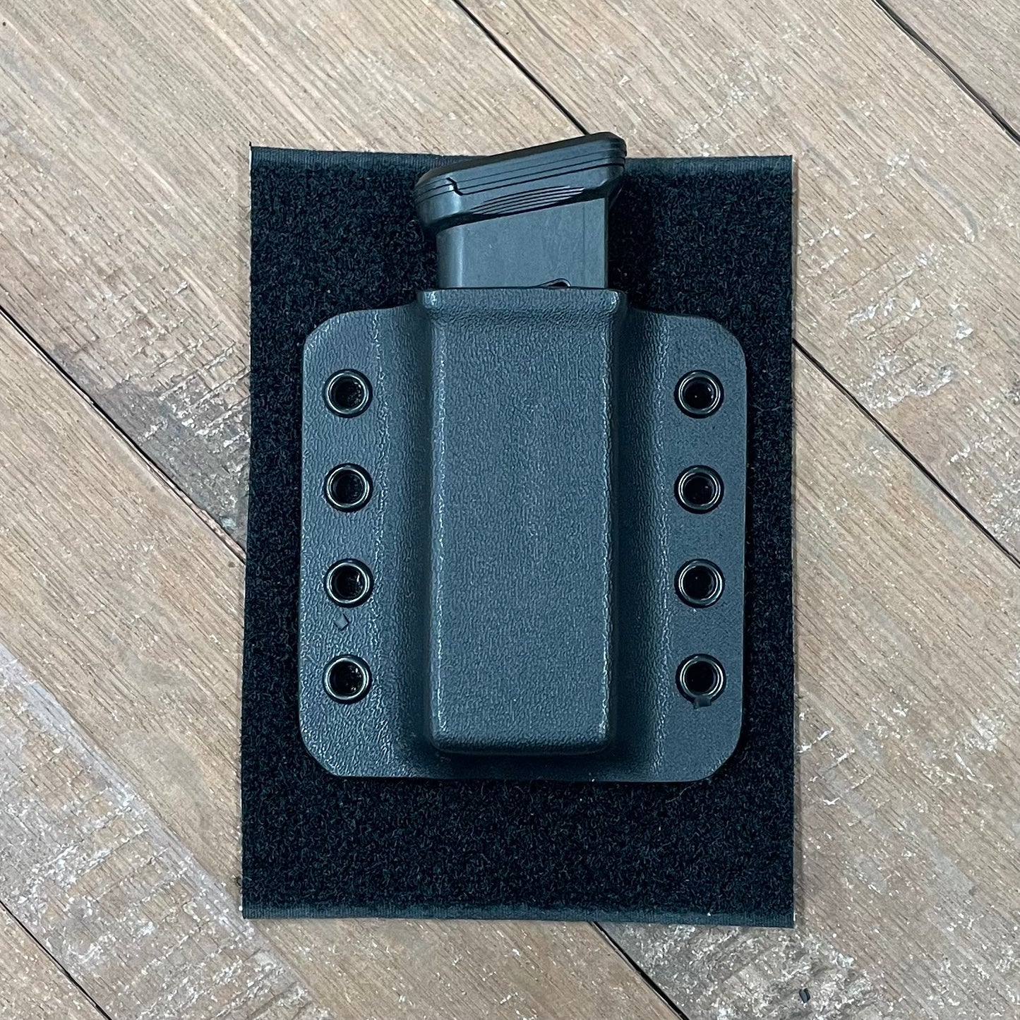VELCRO BACK SINGLE MAG HOLDER