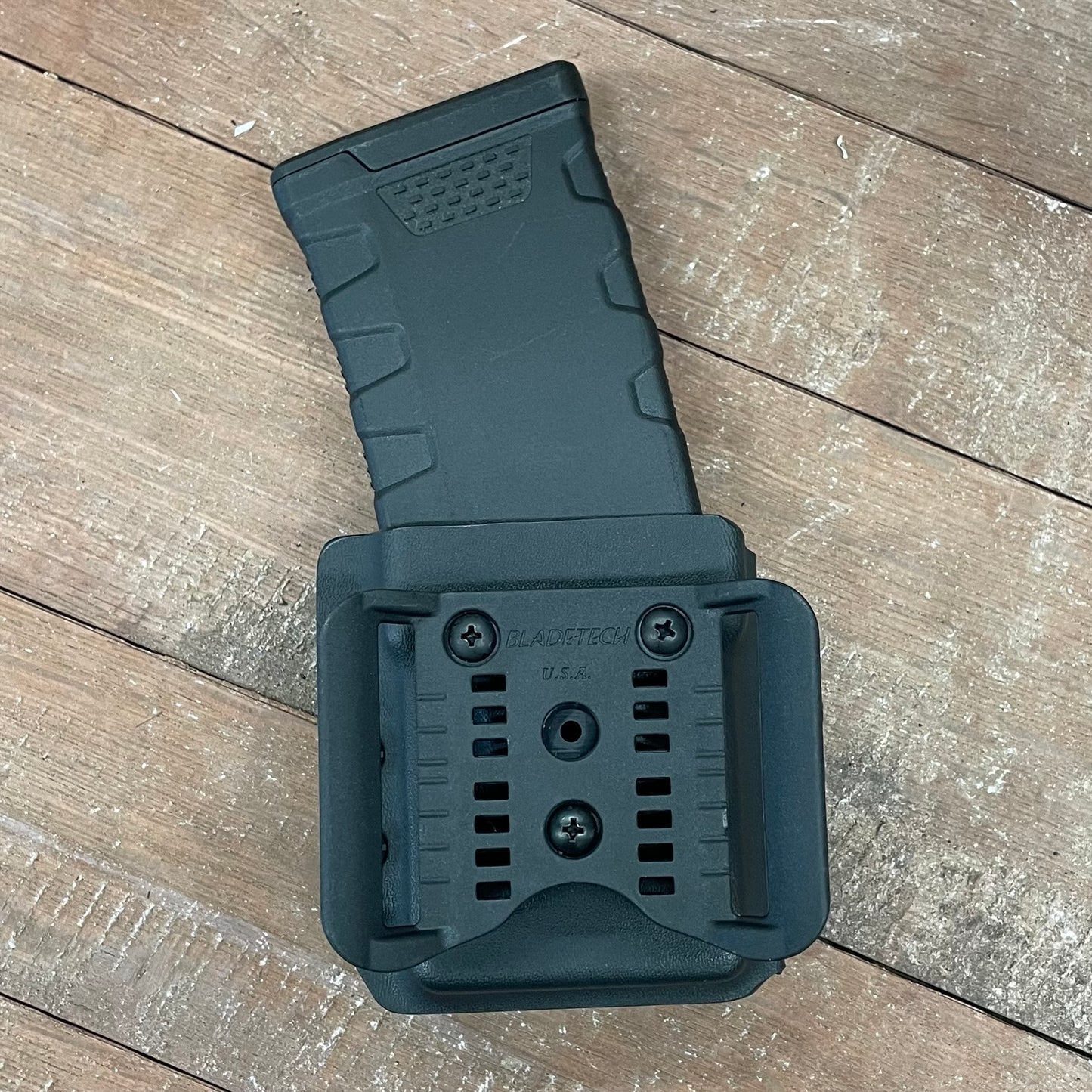 AR MAG RETENTION HOLDER